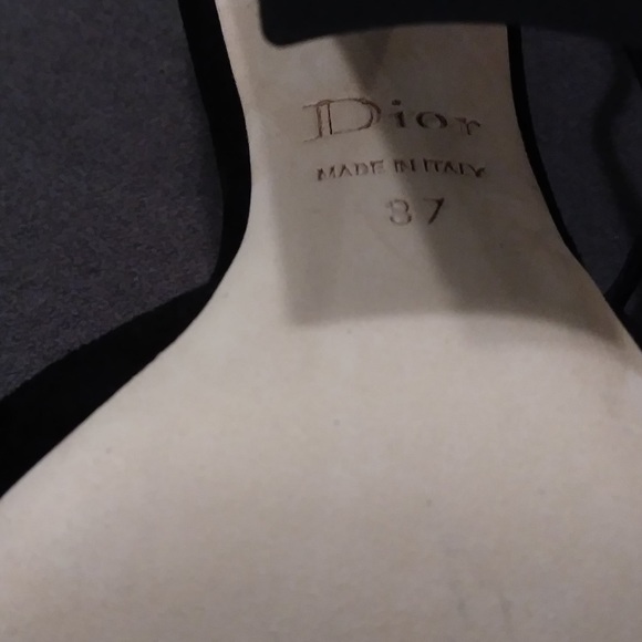 Women’s Size 37 Suede Christian Dior Heels. - Picture 3 of 4